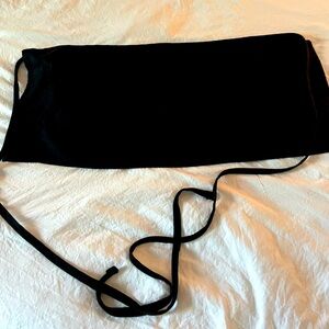 3 pocket, all black server apron. Great condition